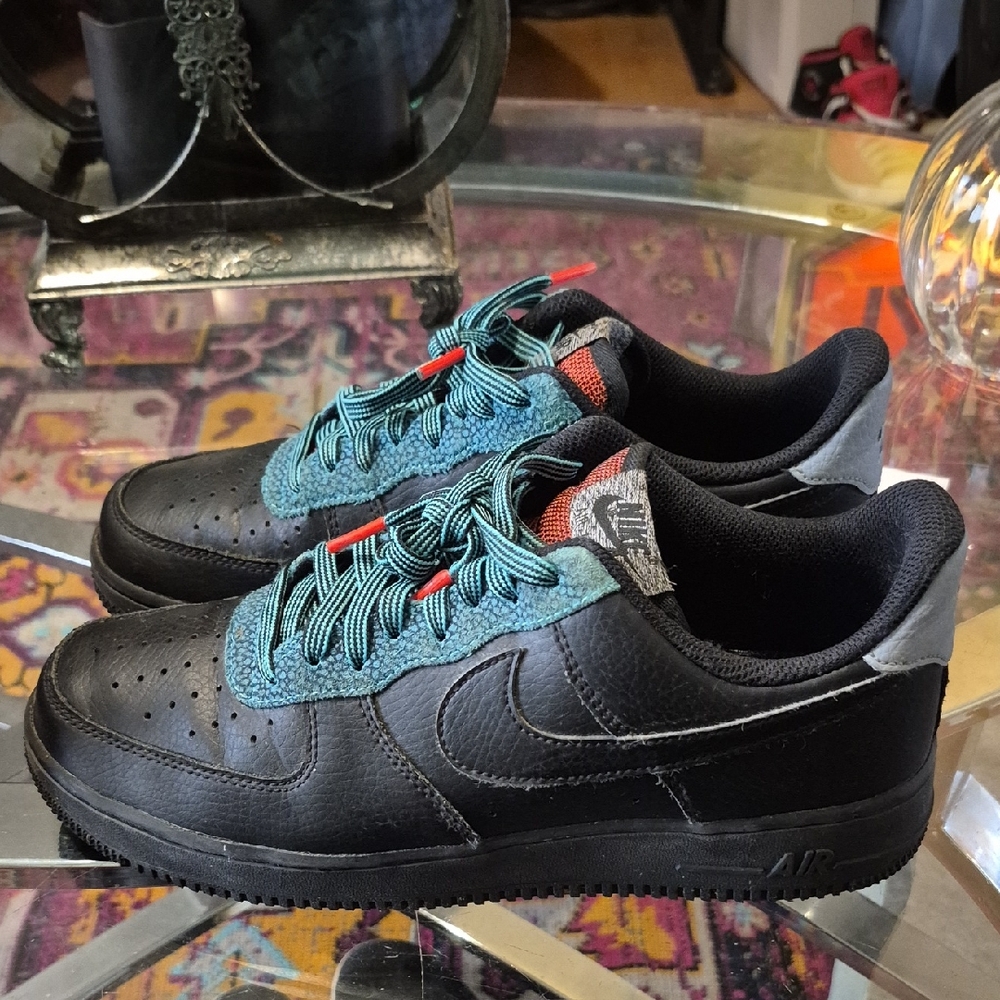 Nike Air Force 1 '07 LV8